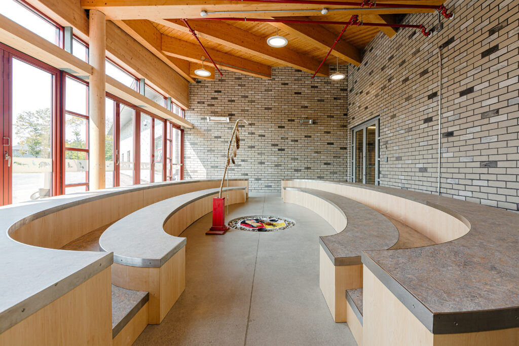 Sagamok Biidaaban Kinoomaagegamik School